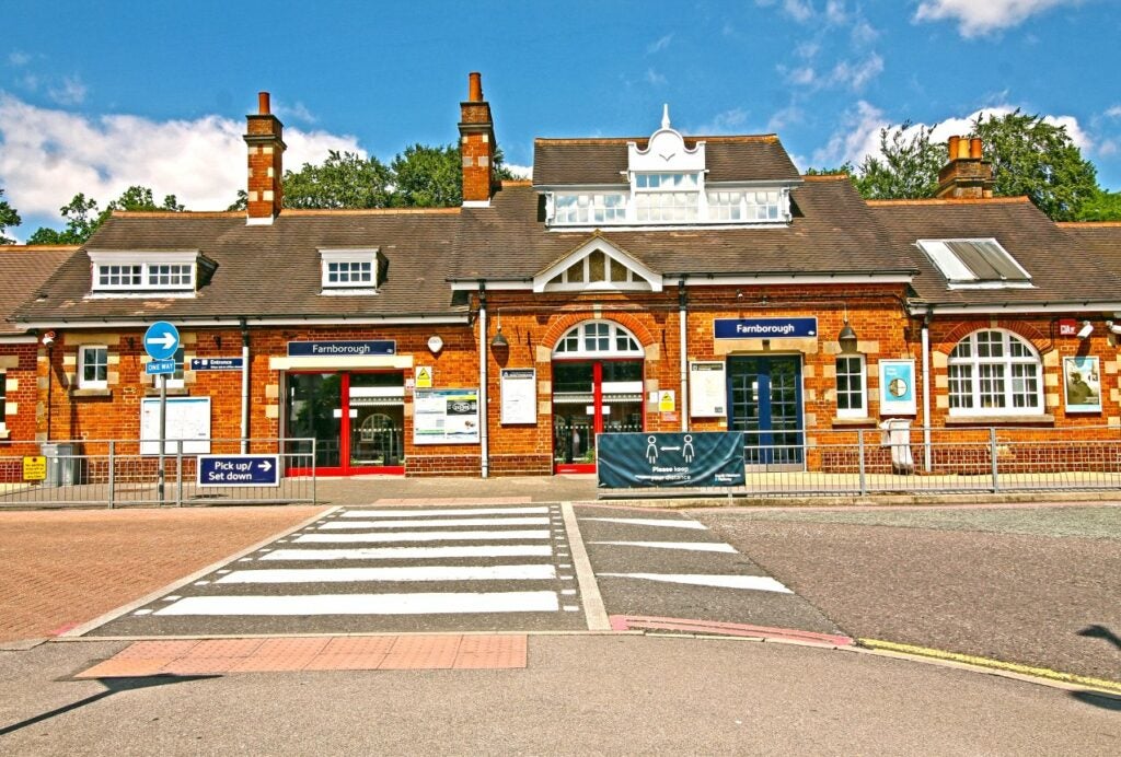 House Fleming Close in Rushmoor