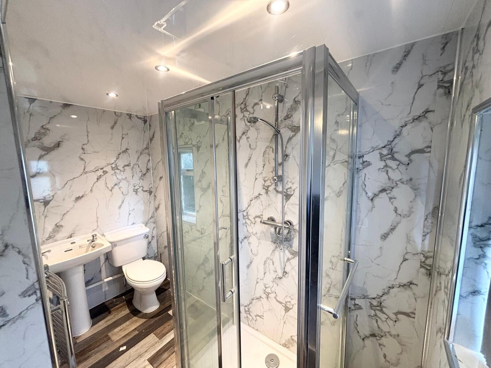 Room Clarendon Avenue in Royal Leamington Spa