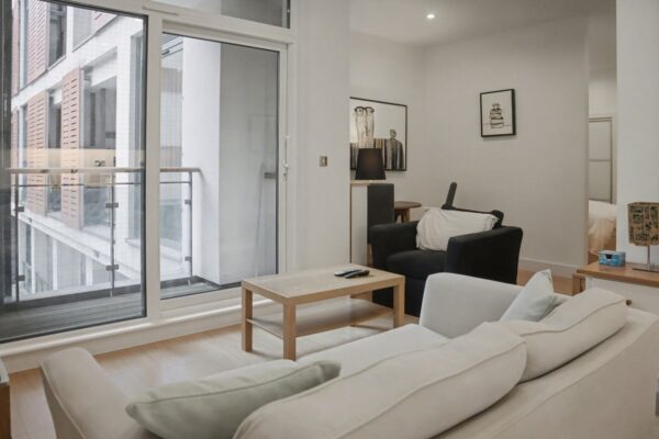 Flat Thorparch Road in Greater London