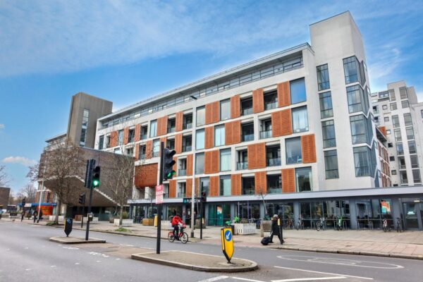 Flat Thorparch Road in Greater London
