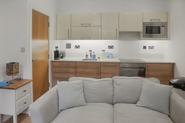 Flat Thorparch Road in Greater London