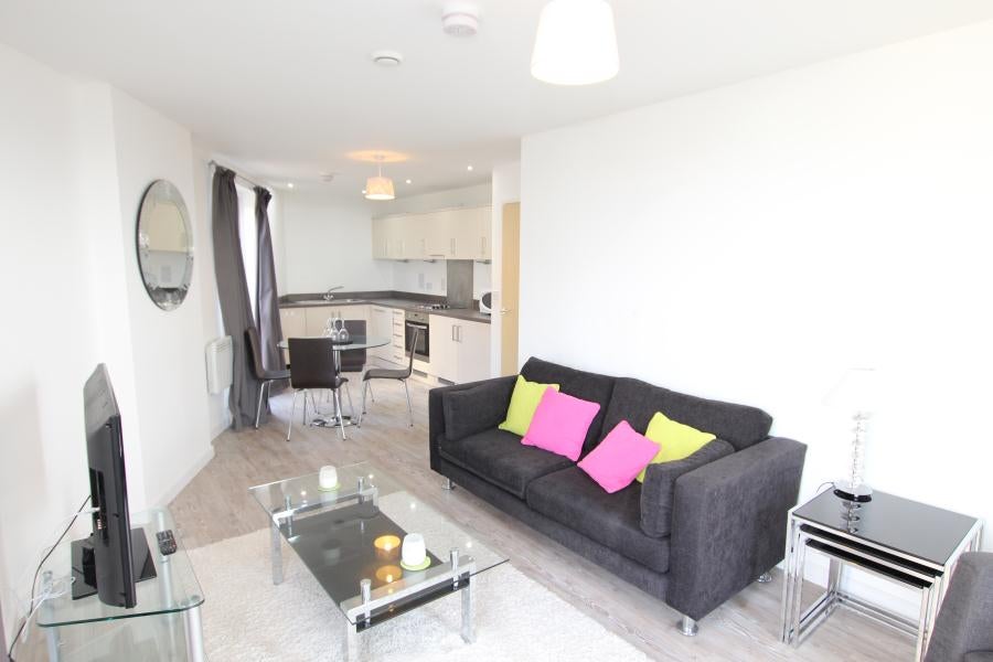 Flat Guildford Road in Woking