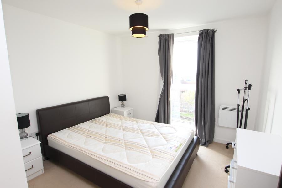 Flat Guildford Road in Woking