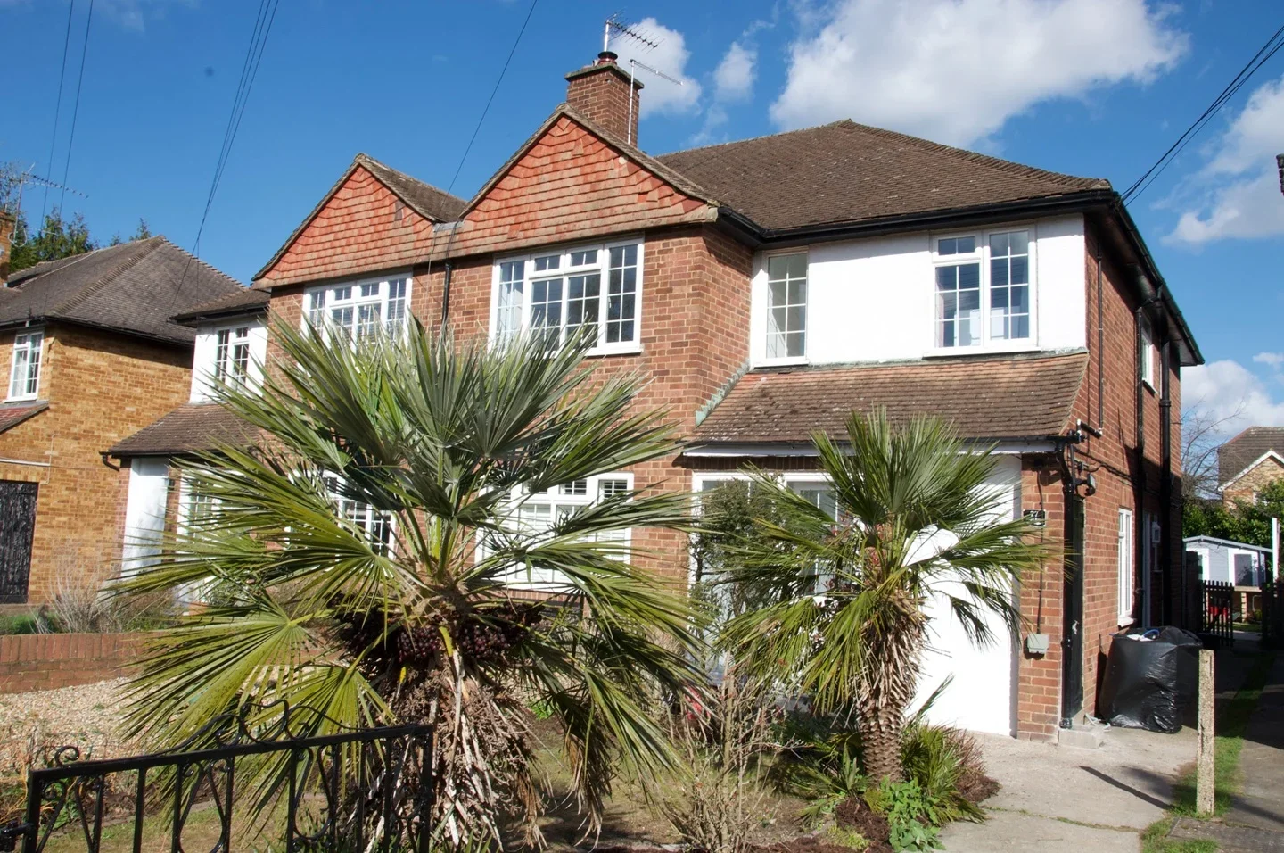 Flat Angel Road in Elmbridge