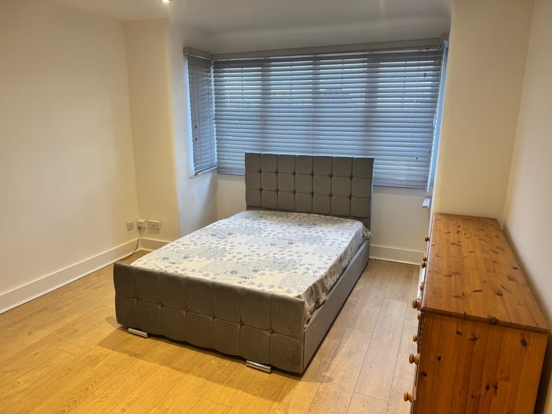 Room Mount Road in Epping Forest