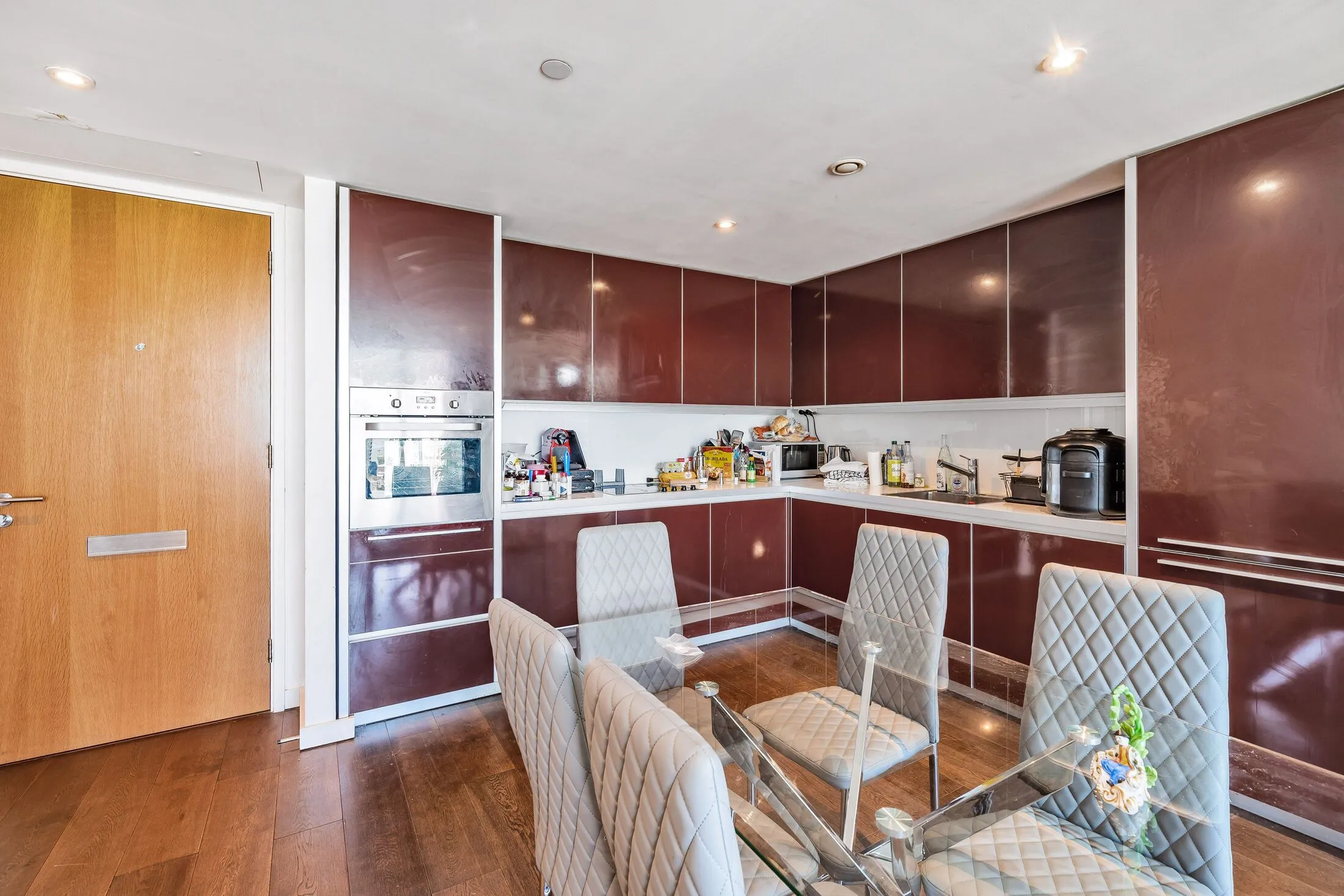 Flat Wollaston Close in Greater London