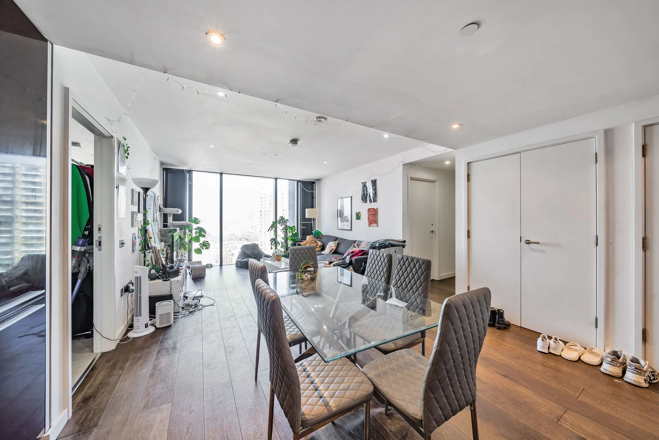 Flat Wollaston Close in Greater London