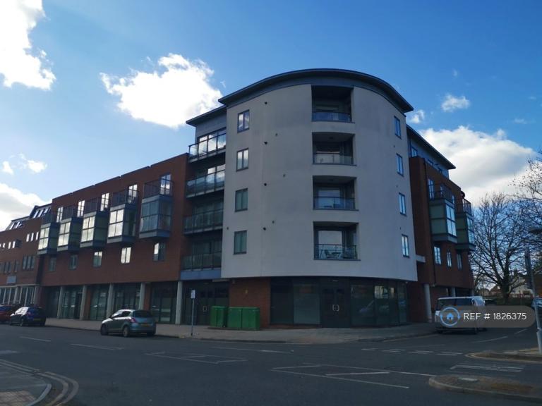 Flat Broomfield Road in Chelmsford