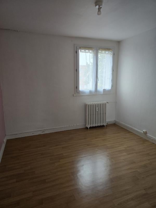 Flat Rue Léon Dehuz in Charleville-Mézières