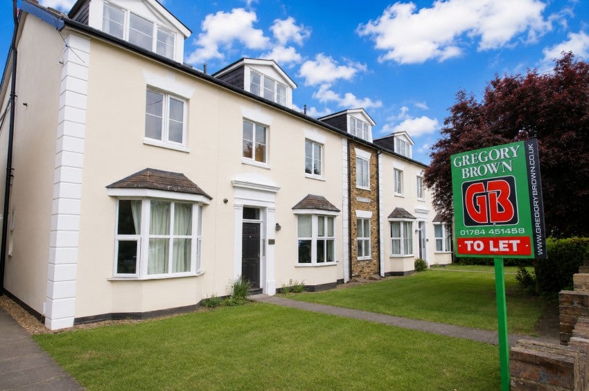 Flat Hooper Court in Borough of Spelthorne