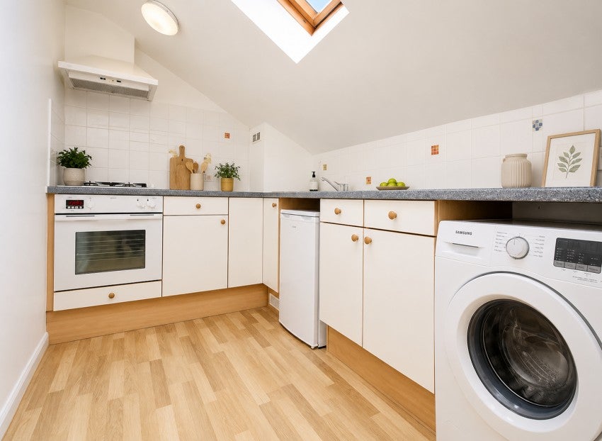 Flat Hooper Court in Borough of Spelthorne