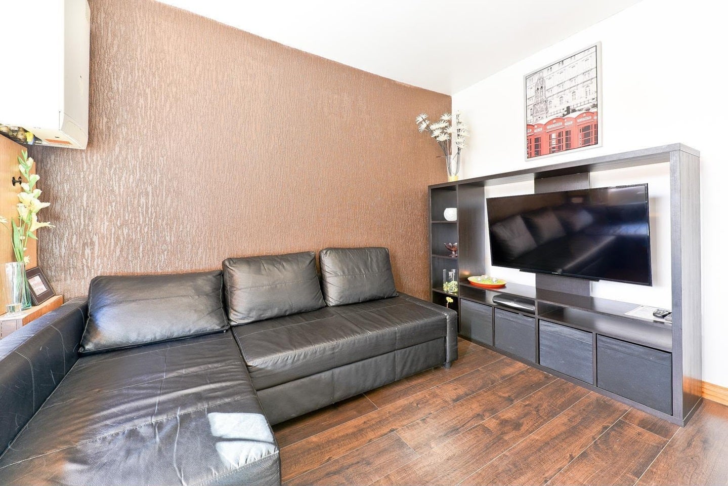 Flat Hampton Road in Greater London