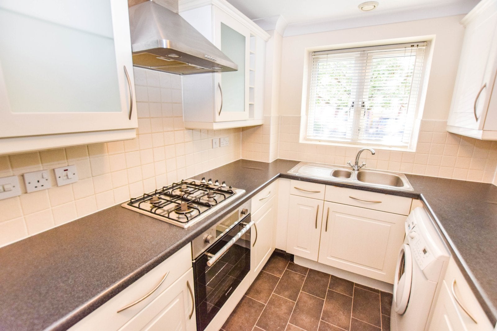 Flat Parkgate Road in Trafford