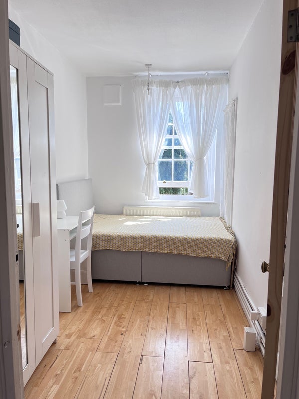 Room New End Square in Greater London