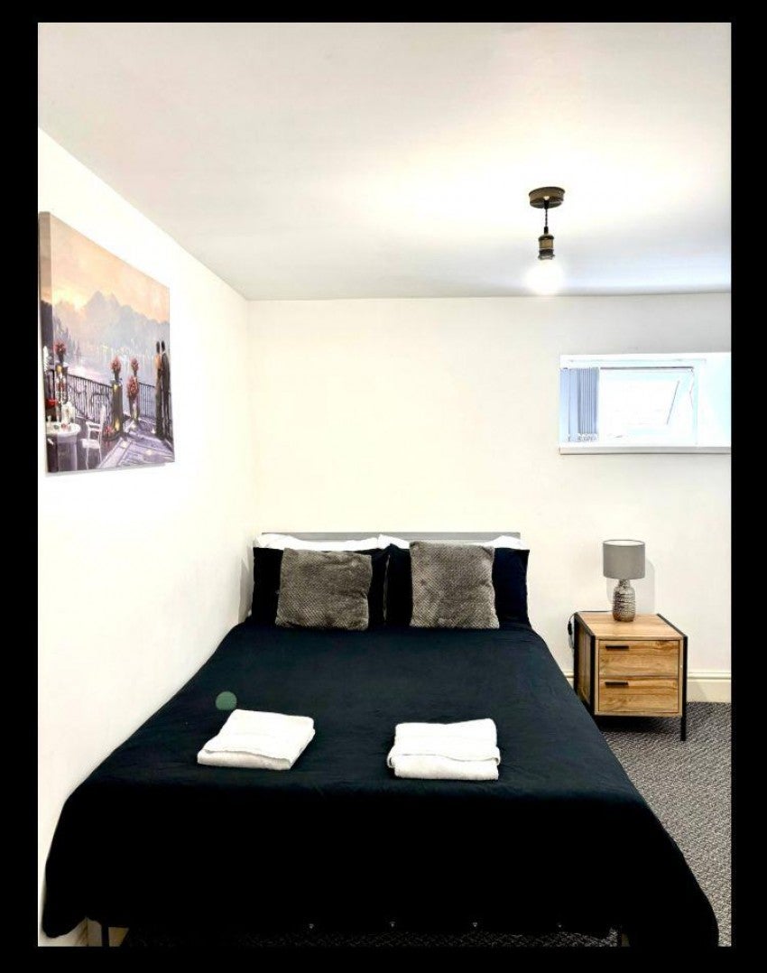 Flat Clifton Road in Liverpool