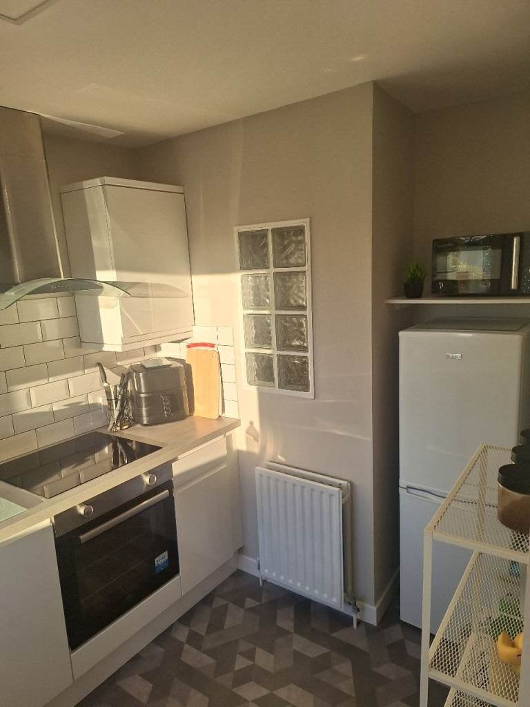 Flat Regent Place in Duntocher