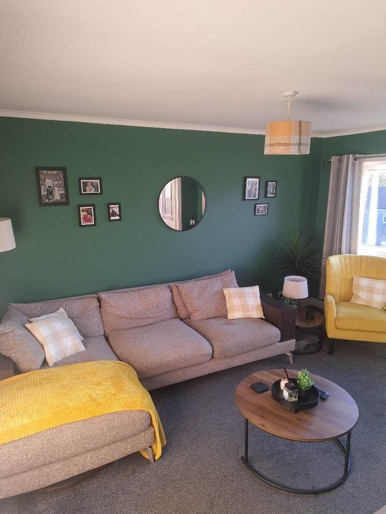 Flat Regent Place in Duntocher