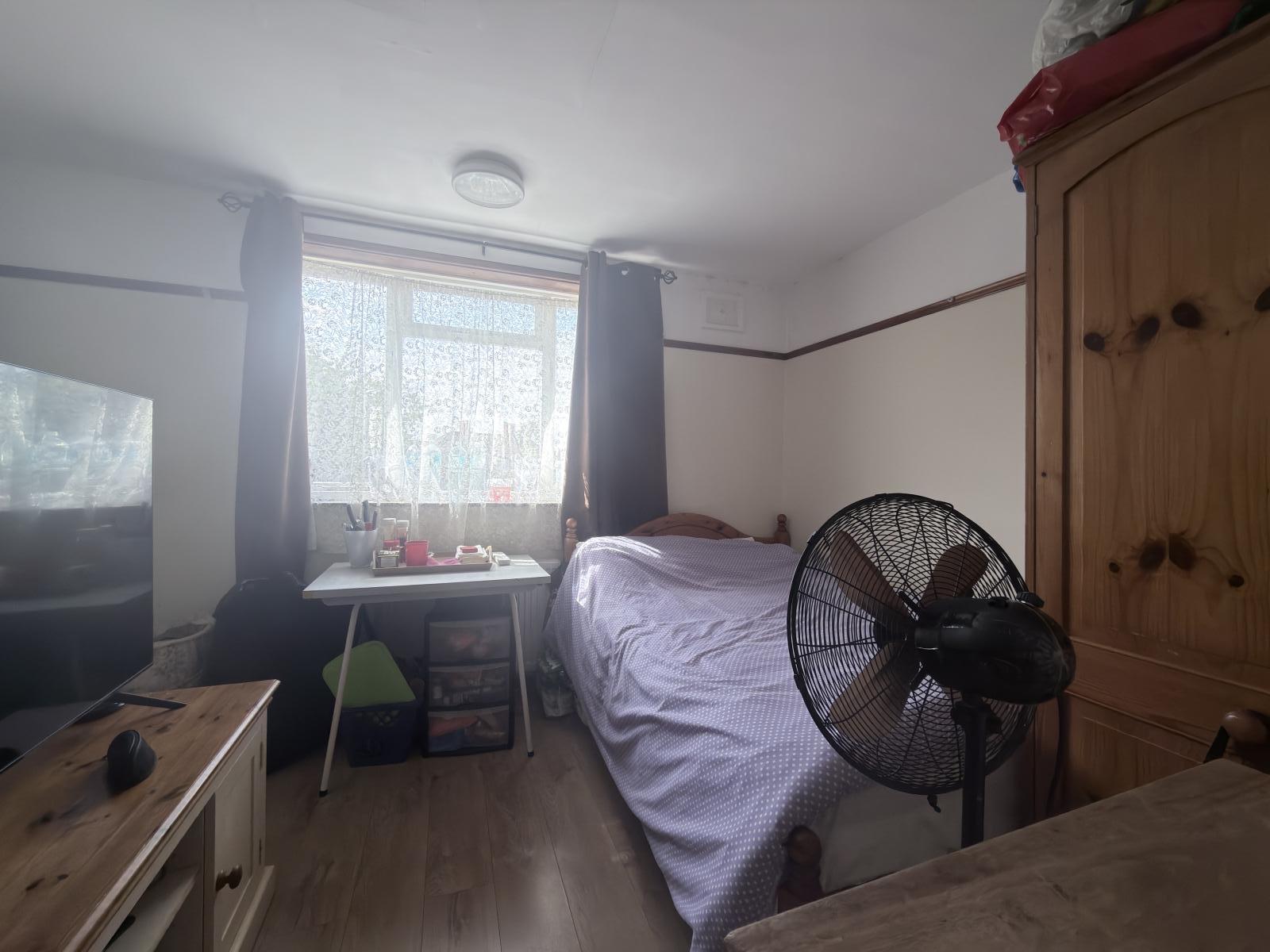 Room Titchfield Road in London