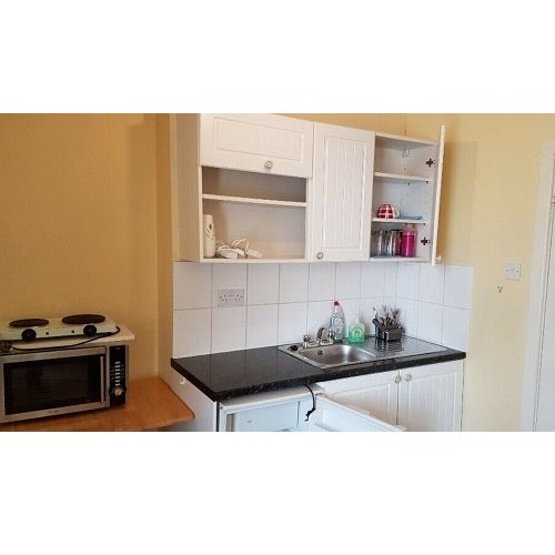 Flat New Broadway in Greater London