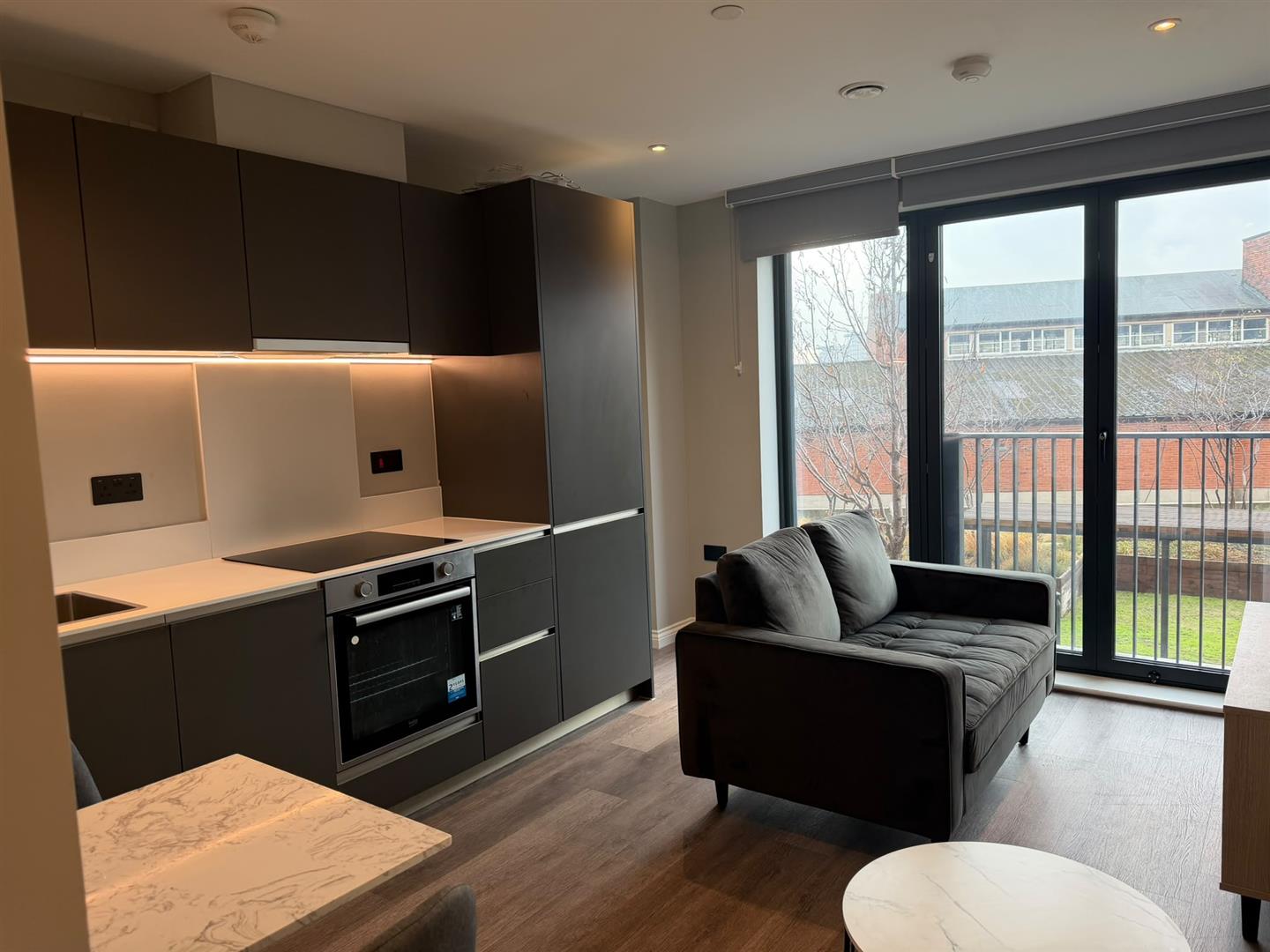 Flat Whitehall Road in Leeds