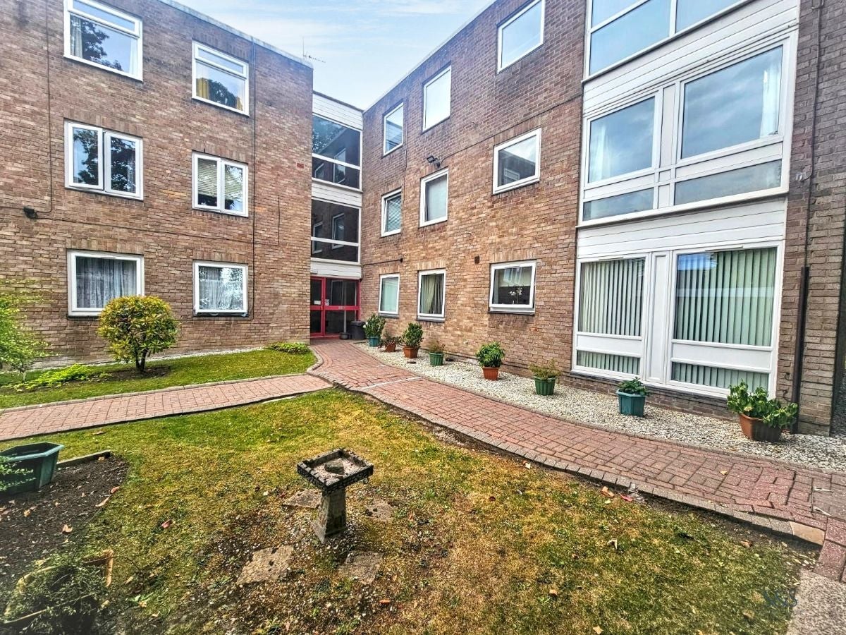 Flat Lavenham Close in Whitefield