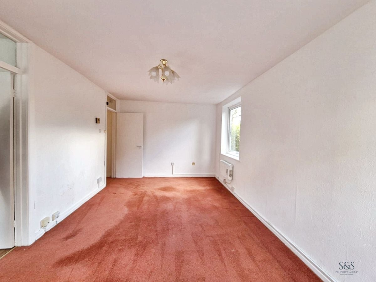 Flat Lavenham Close in Whitefield