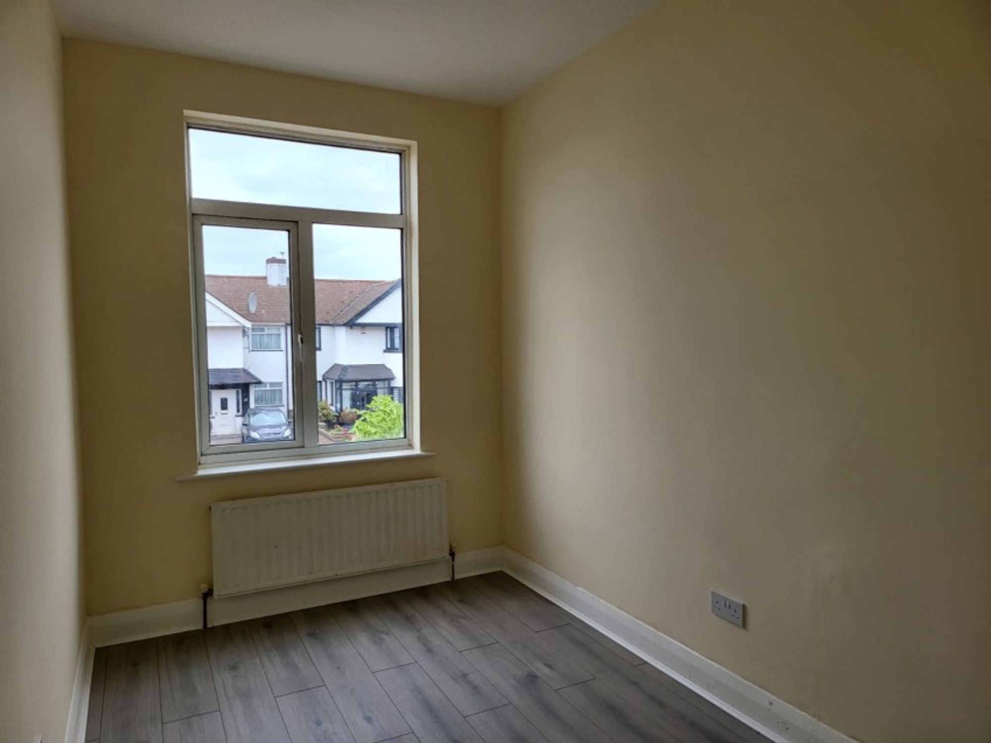 Flat Westerham Avenue in Greater London