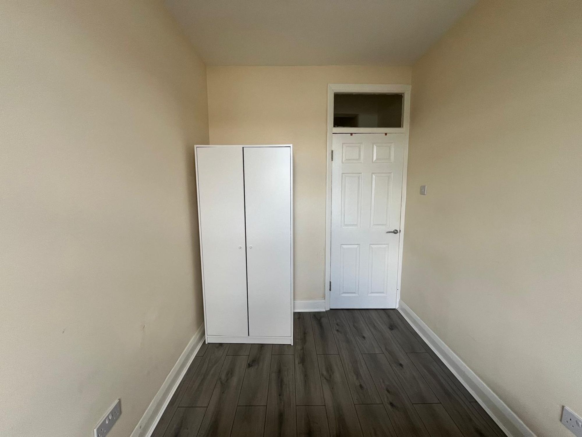 Flat Westerham Avenue in Greater London