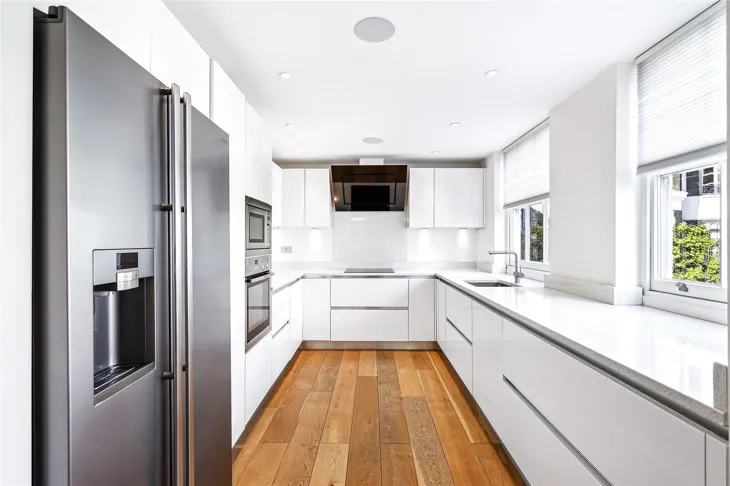 Flat Grosvenor Square in City of Westminster