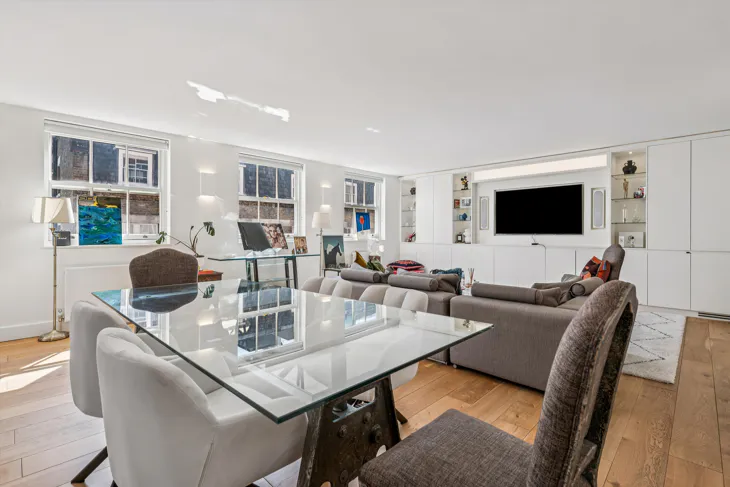 Flat Grosvenor Square in City of Westminster