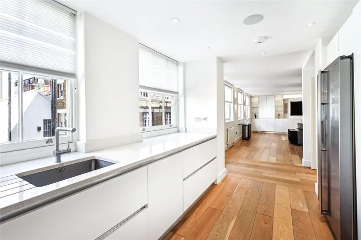 Flat Grosvenor Square in City of Westminster