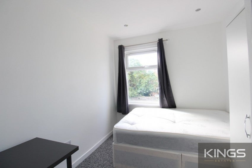 Flat Merton Road in Southampton