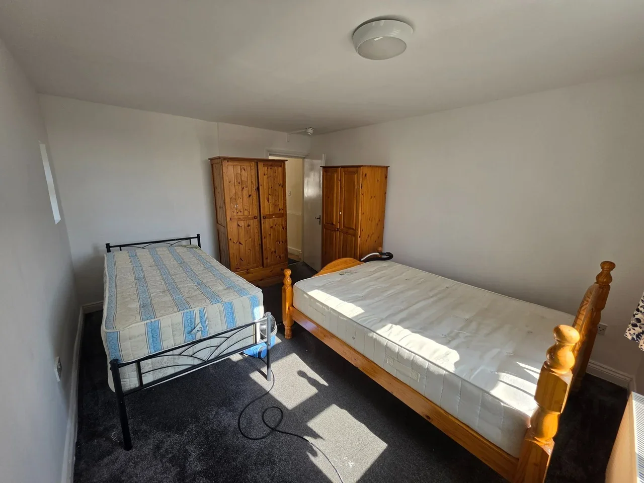 Flat Willesden Lane in Greater London