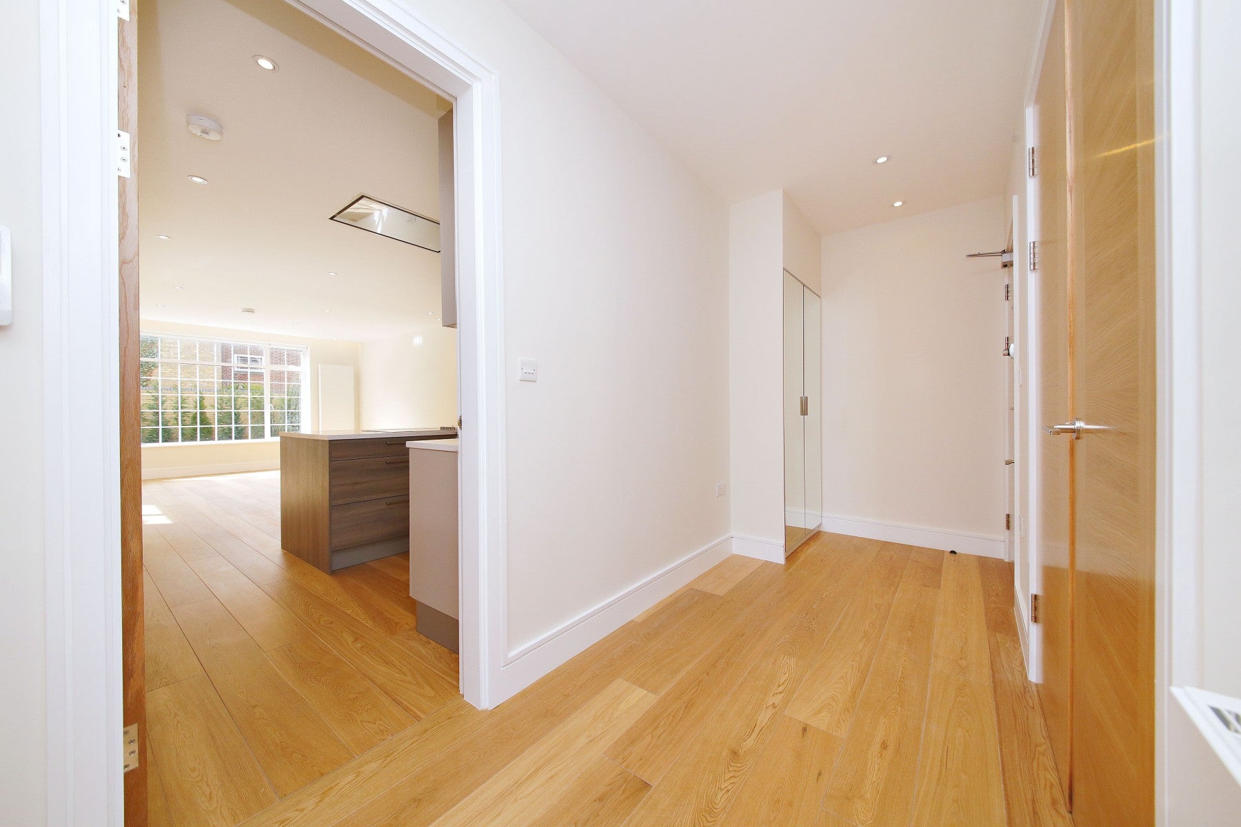 Flat Beechcroft Avenue in Greater London