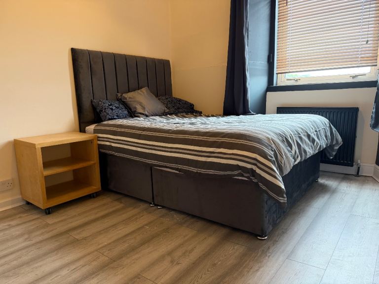 Flat Barterholm Road in Paisley
