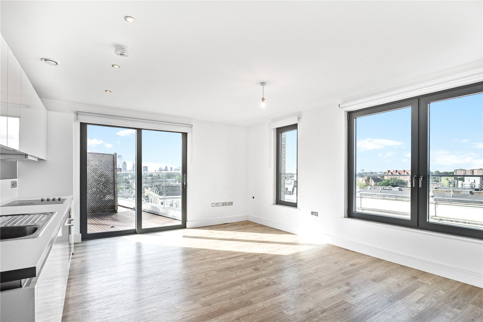 Flat Kingsland High Street in Greater London