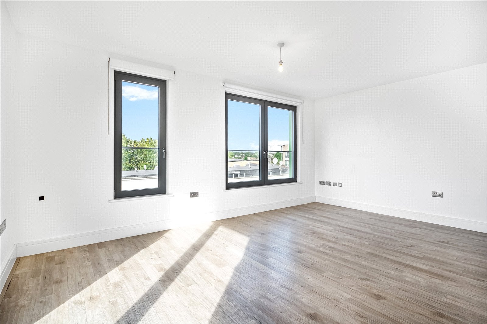Flat Kingsland High Street in Greater London