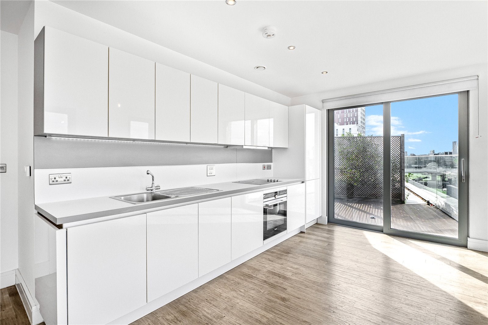 Flat Kingsland High Street in Greater London