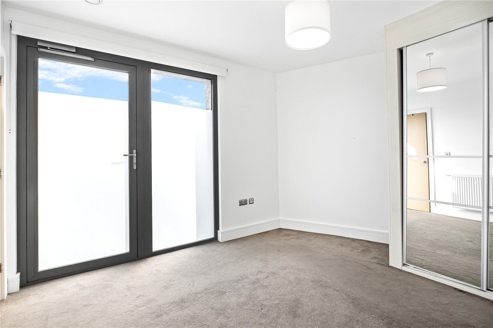 Flat Kingsland High Street in Greater London
