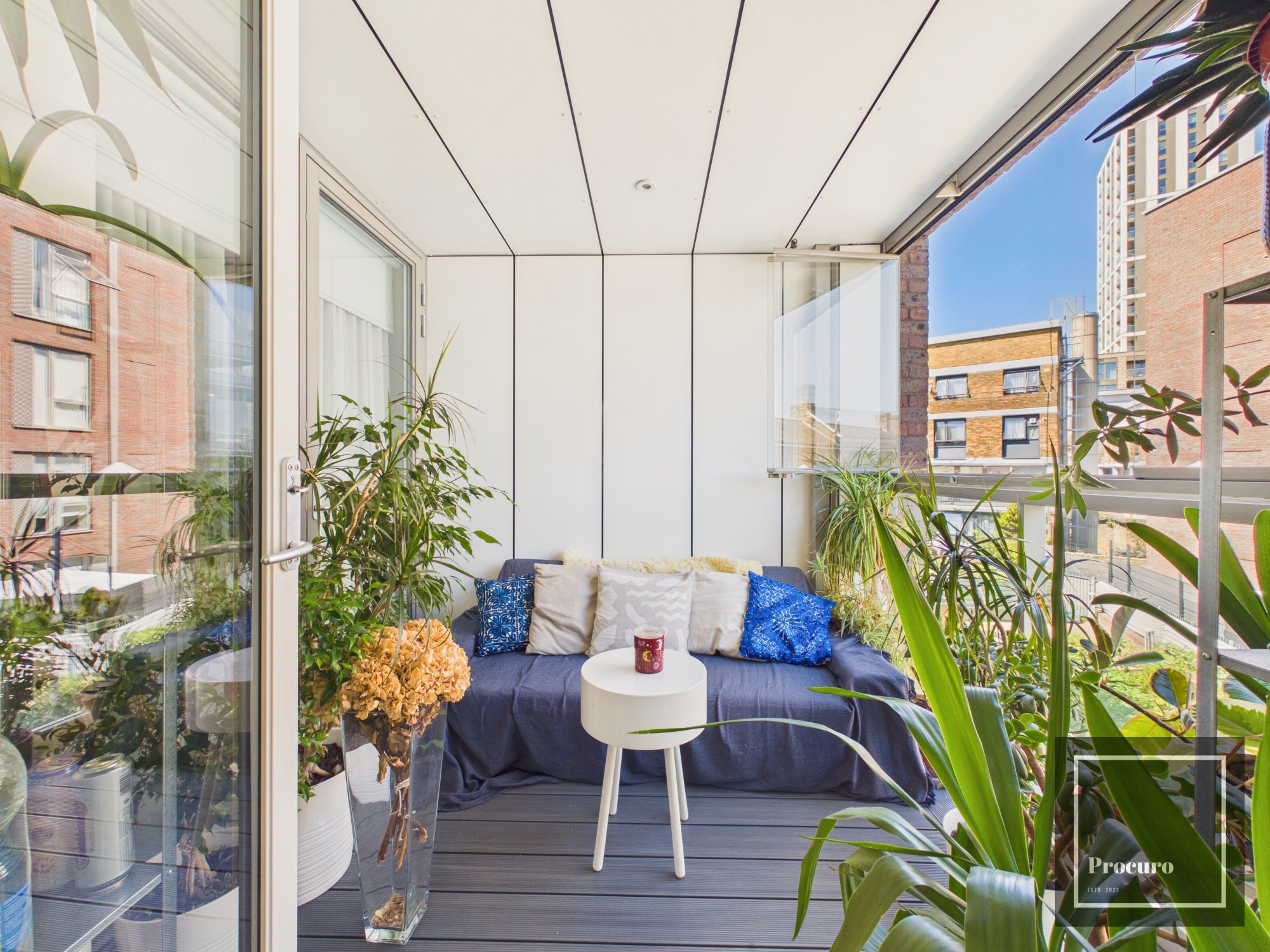 Flat Stockwell Park Road in Greater London