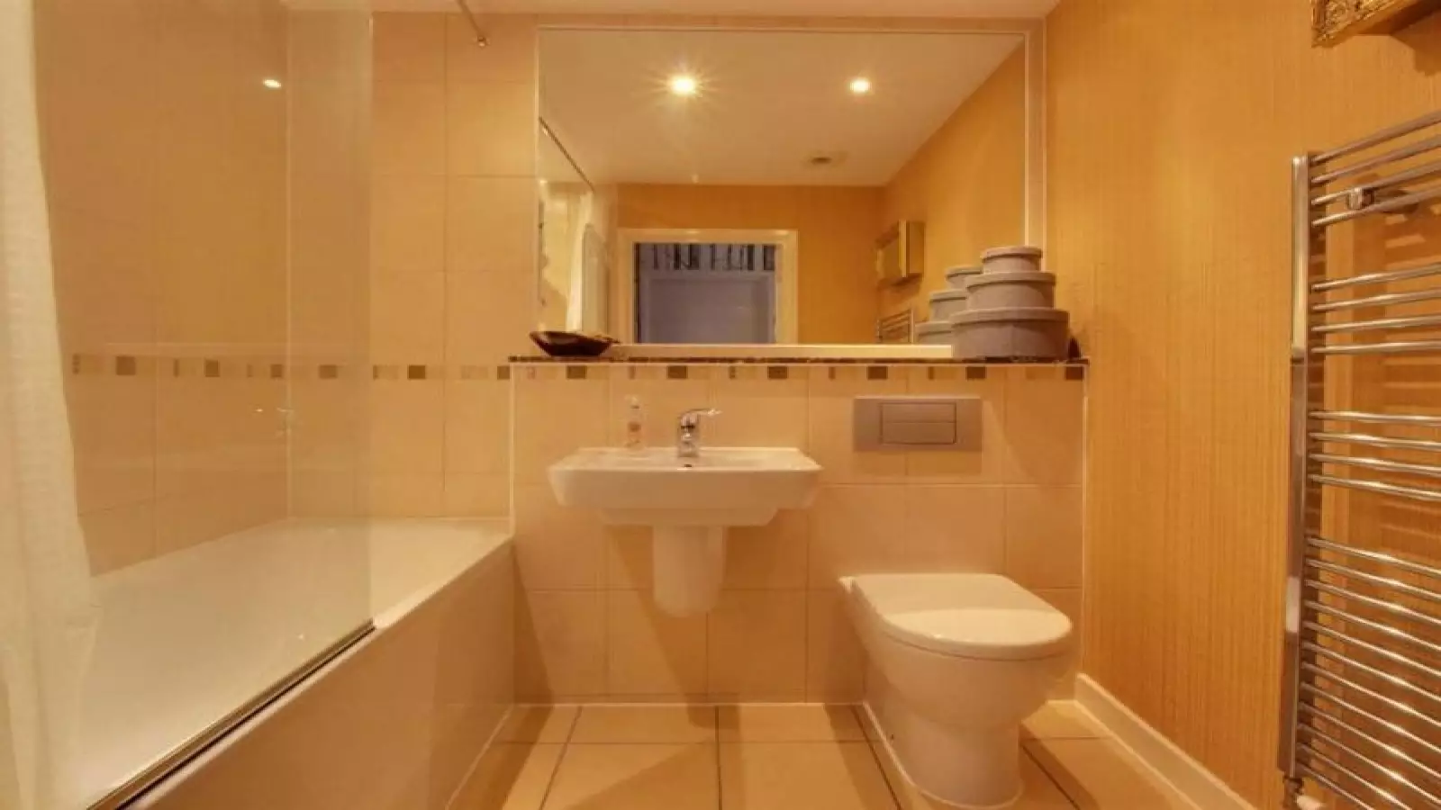 Flat Great Cambridge Road in Greater London