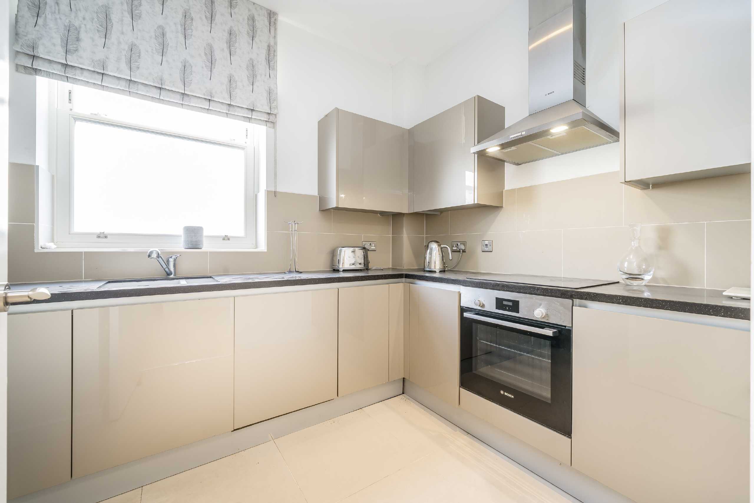 Flat Burlington Gardens in Greater London