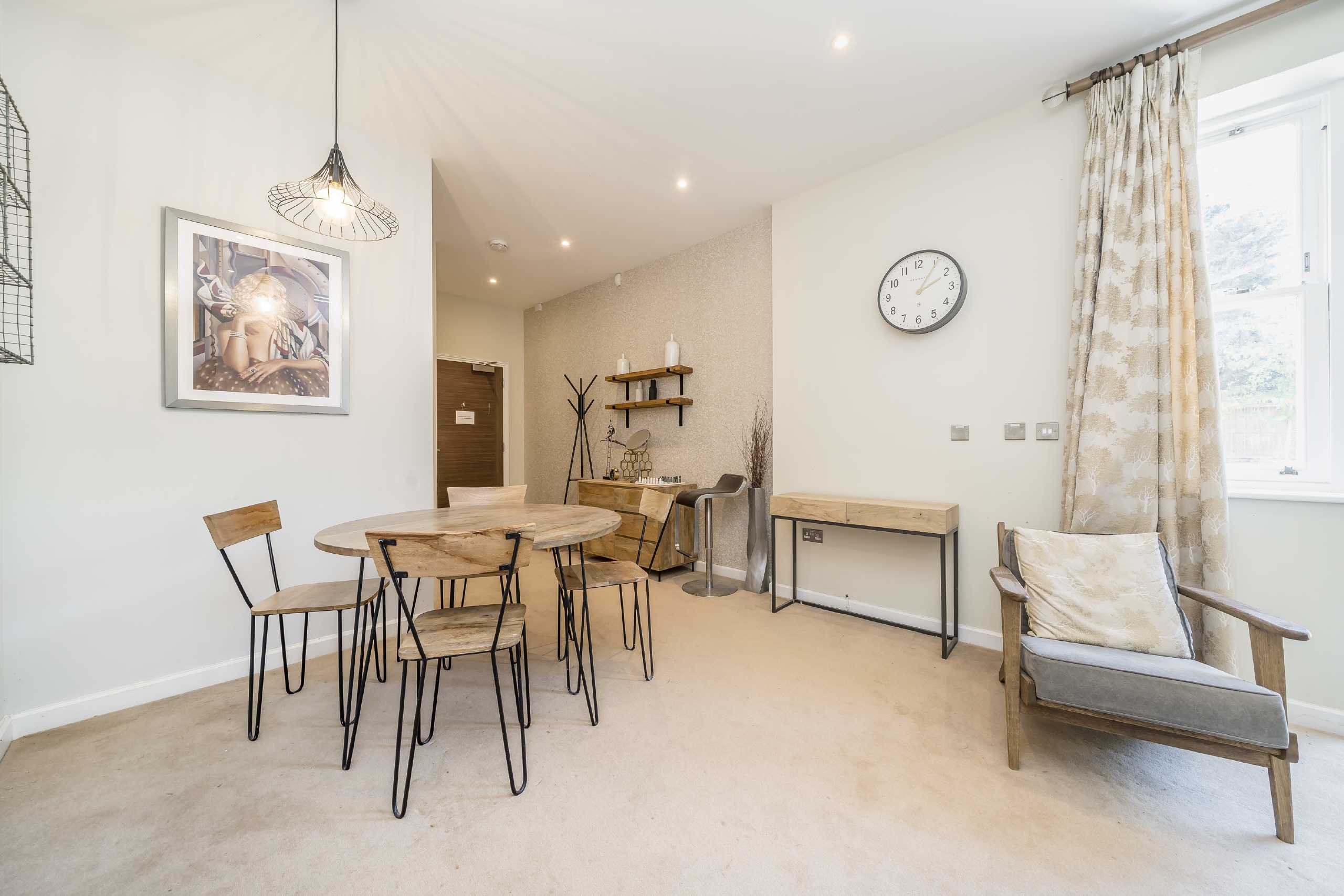 Flat Burlington Gardens in Greater London