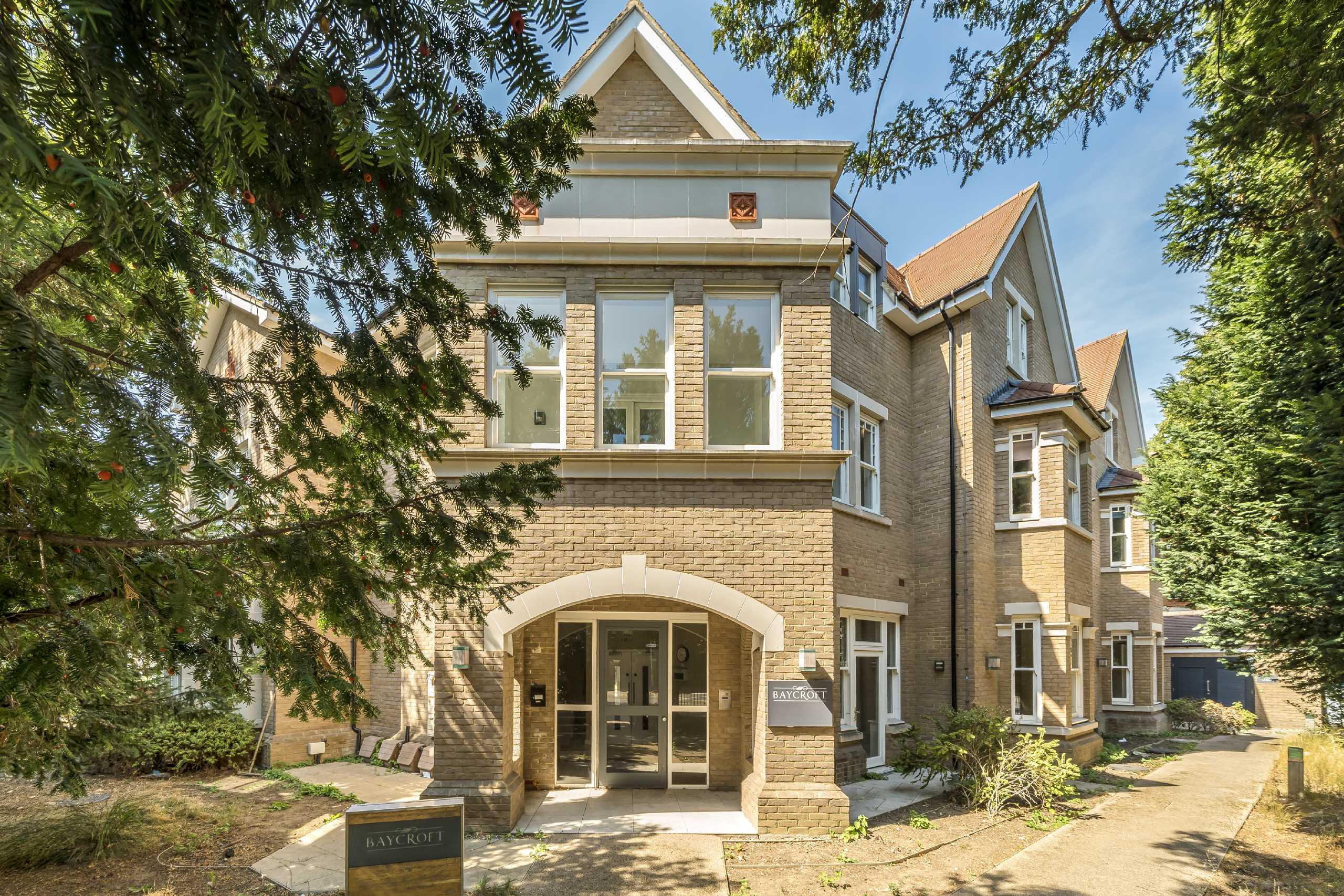 Flat Burlington Gardens in Greater London