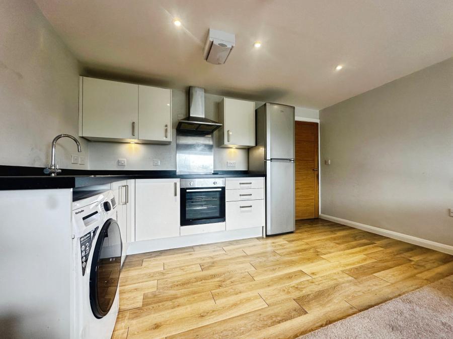 Flat Ashton Road in Lancaster