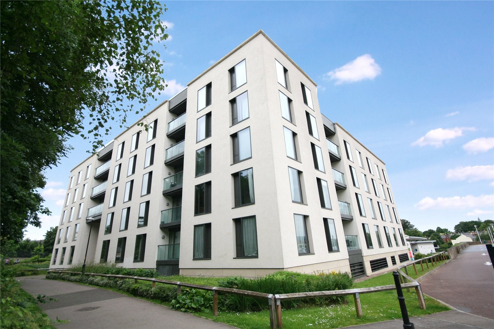 Flat Honeybourne Way in Cheltenham