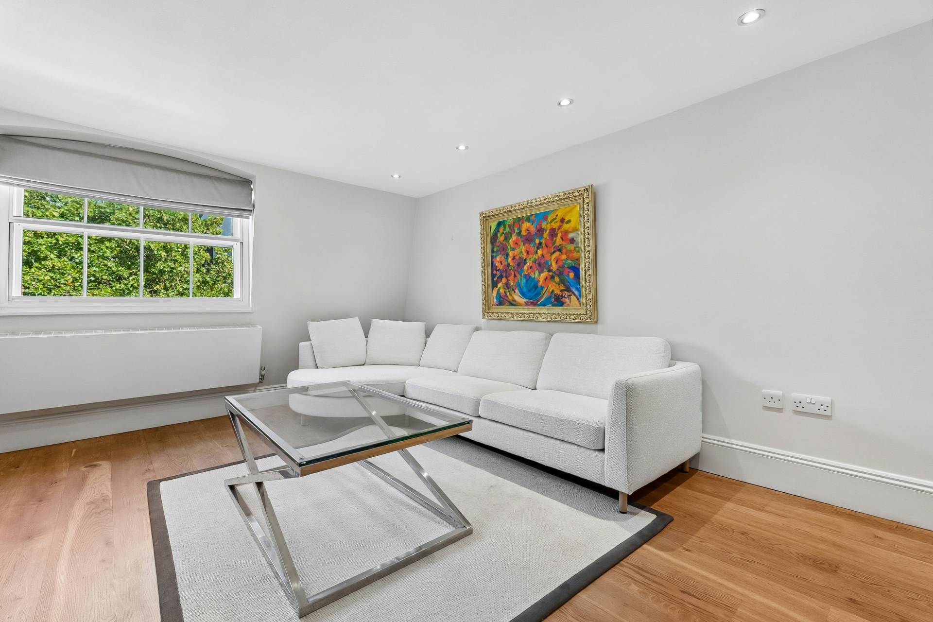 Flat Halkin Street in City of Westminster