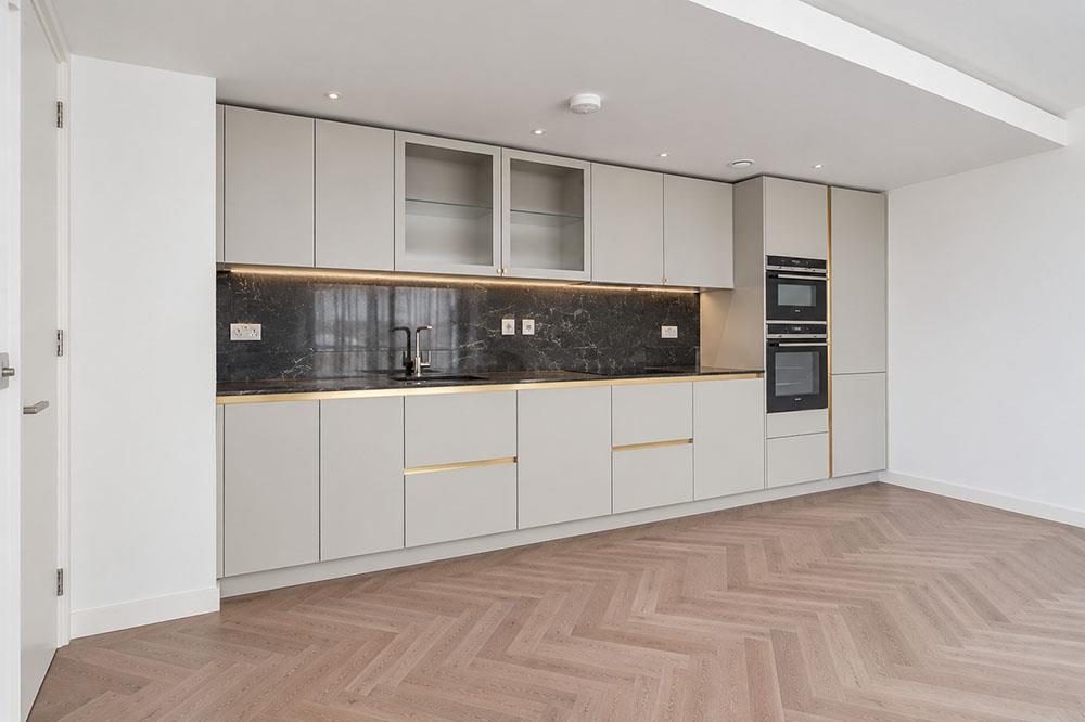 Flat Gilbeys Yard in Greater London