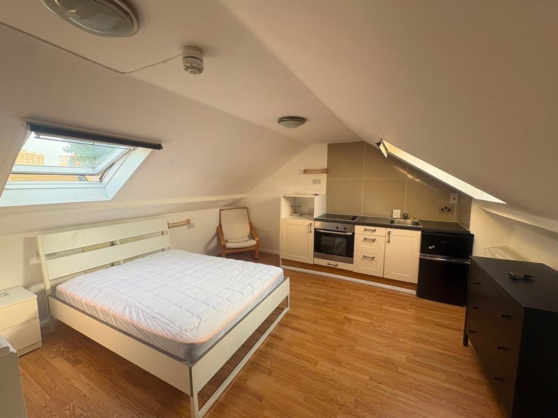 Room Hartland Road in Greater London