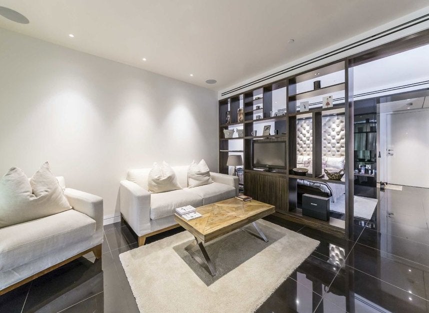 Flat Moor Lane in City of London